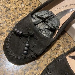 Kitten heeled suede pumps